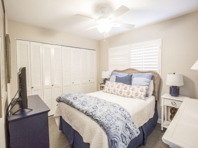 Siesta key Vacation Accommodation with Communal Pool